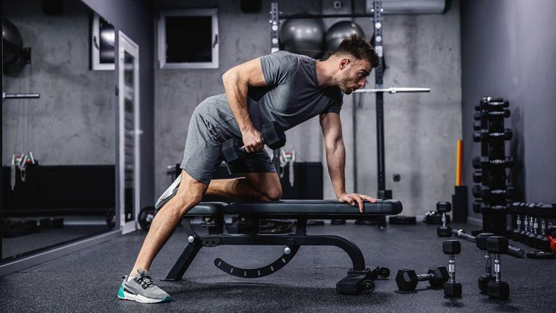 Trening siłowy atlas vs sztanga