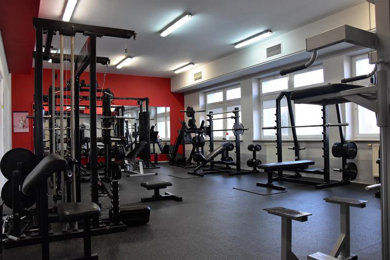 Jak często ćwiczyć na siłowni, żeby osiągnąć najlepsze wyniki?