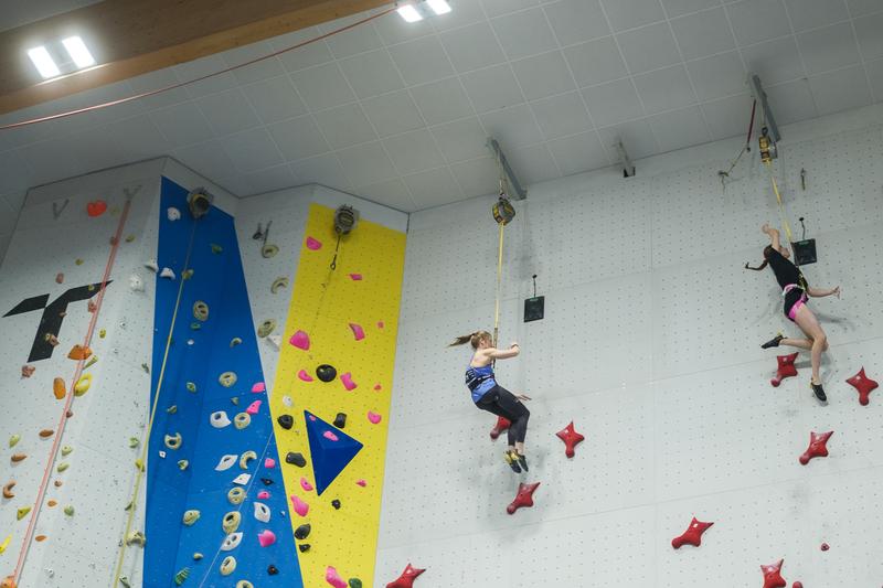 Sekrety biegów po ścianie: jak osiągnąć zjawiskową sprawność i technikę