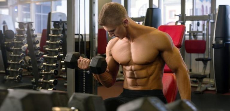 Skuteczne treningi: jak ćwiczyć hantlami 10 kg dla lepszej sylwetki