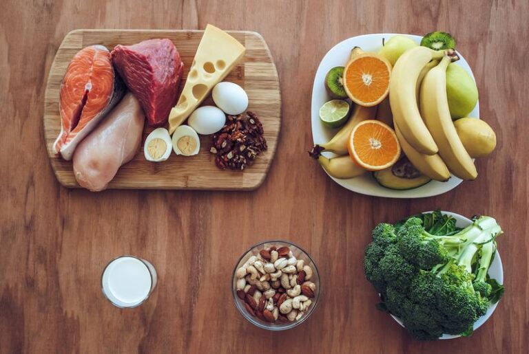 Jak się odżywiać, aby wspierać efektywność ćwiczeń siłowych?