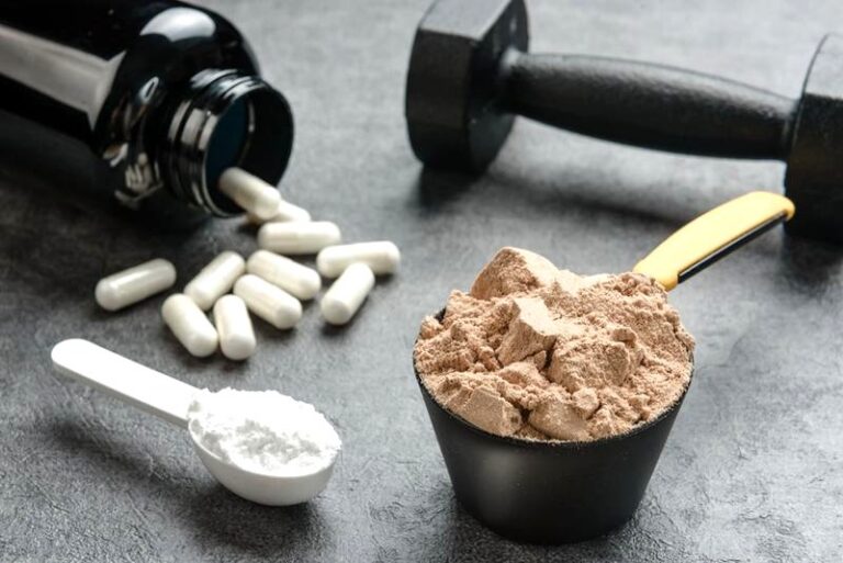 Kiedy najlepiej jeść białko: przed czy po treningu?